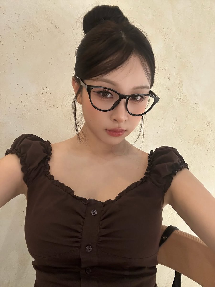 fanWiTCHXFRANCE's tweet photo. ˚ ༘✶ ⋆。˚ ⁀➷ NIAASTAGRAM
~ Nouveau post Instagram de Niaa
🎶 JENNIE • Less Than A Lover
« 🤓 »
1/4
#NIAA #니아 #WiTCHX #위치스 @WiTCHX_twt https://t.co/ZYvyIHV2hA