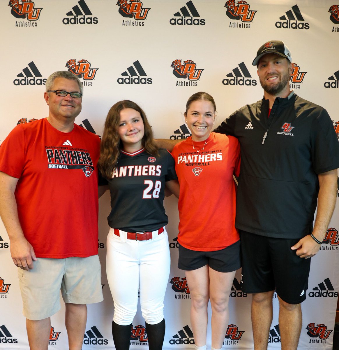 msouthward2010's tweet photo. Blessed to receive my first offer from @DU_PantherSball Thank you Coach Brad, Coach Jon, and Coach Luna for having me on campus! Go Panthers!❤️🖤 #AGTG @Rivbucssoftball @bkoch1991 @GatorsKetelhut @ESouthward @cmu34 https://t.co/qxJrcx4xKK