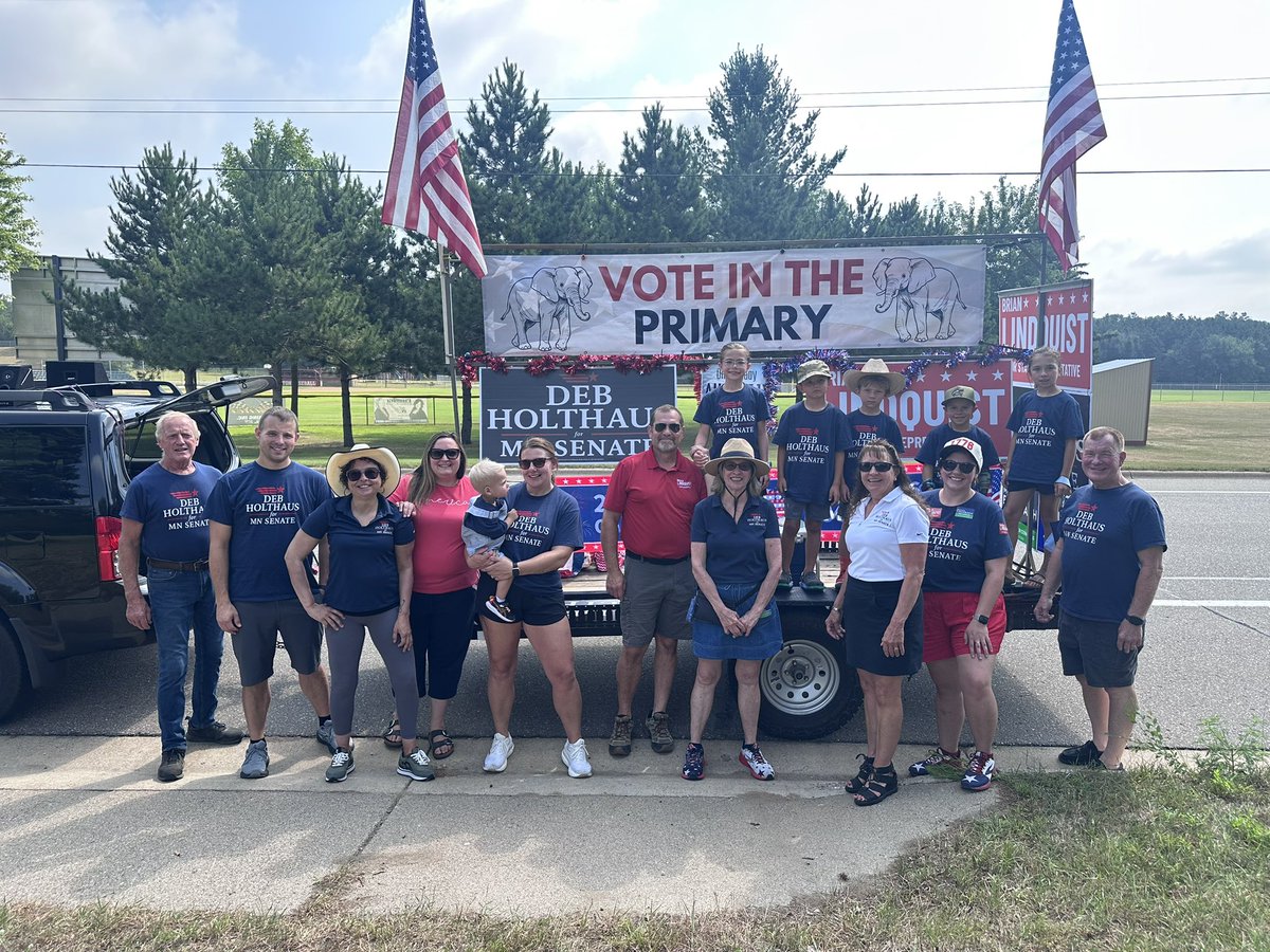 HolthausForMN's tweet photo. A busy weekend in #SD10! I love that so many from our community make it a priority to show up &amp; BE the community. I loved ending the weekend at my church’s Bazaar! 

👟Royalton Parade
🚘 Platte River Day Car &amp; Bike Show
✝️ Our Lady of Lourdes Church Bazaar https://t.co/9KrDGT2fEf