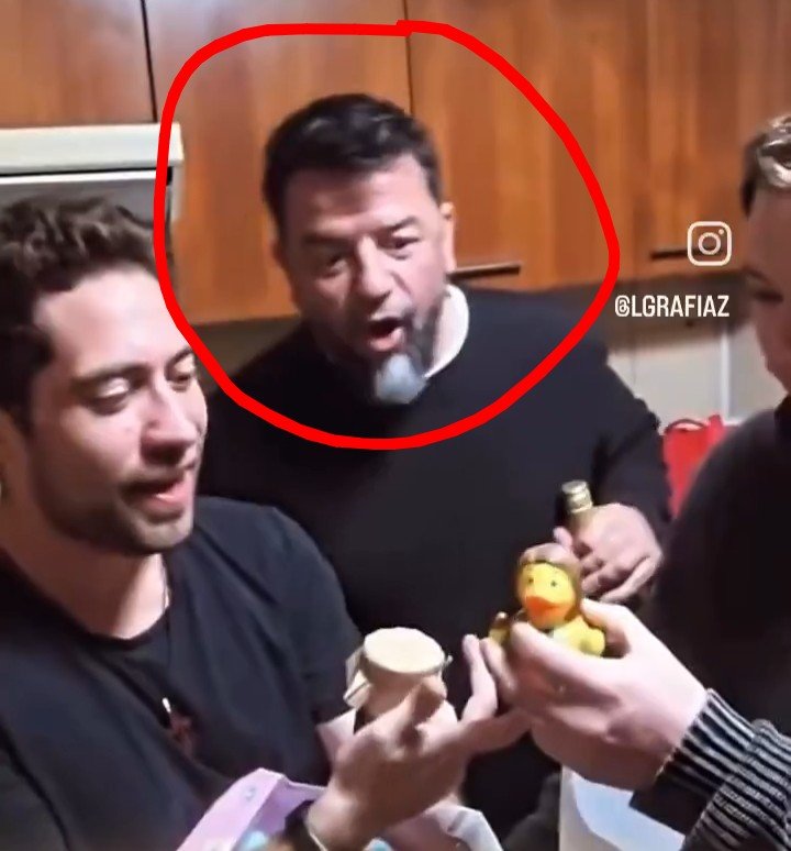 difamadores's tweet photo. Hola @MuniLaReina, ¿La persona que aparece marcada con círculo, y que participó en el polémico video de #LaCofradia, donde se hizo una  apología a la pedofilia, es Marcelo Anabalón Sepulveda,  funcionario de la Municipalidad? https://t.co/HF3WutXicB