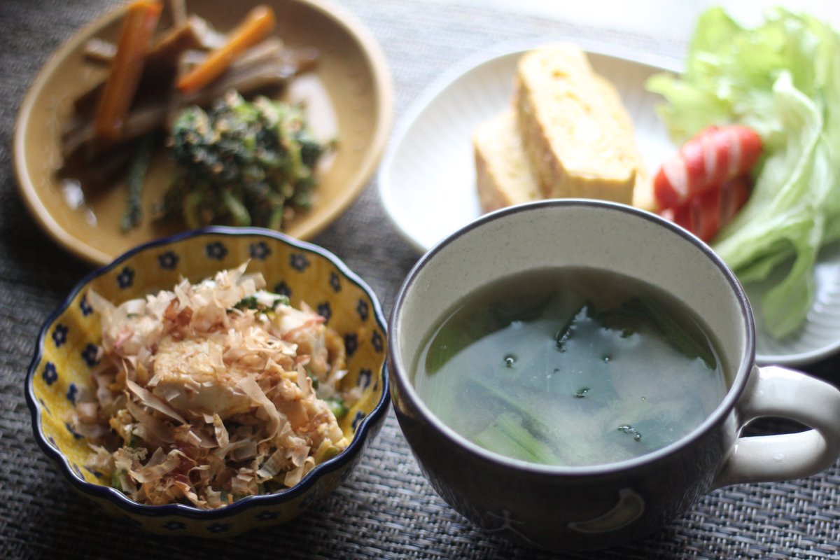 ruuu992's tweet photo. 朝ごはん
ゴーヤチャンプル ほうれん草の胡麻和え きんぴらごぼう　玉子焼き ウィンナー 小松菜のお味噌汁

#朝ごはん #料理好きな人とつながりたい https://t.co/xoAbBLCgX4