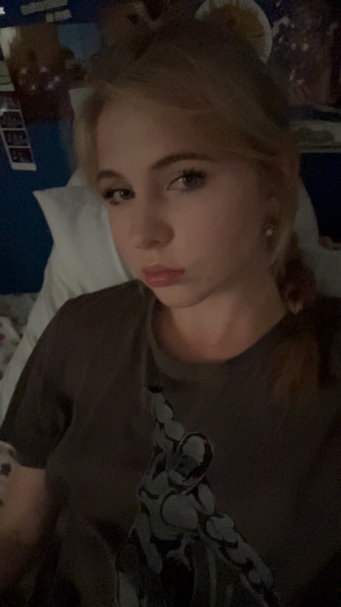 howskinknee's tweet photo. i wish i was dead https://t.co/RbQOvRQFRO