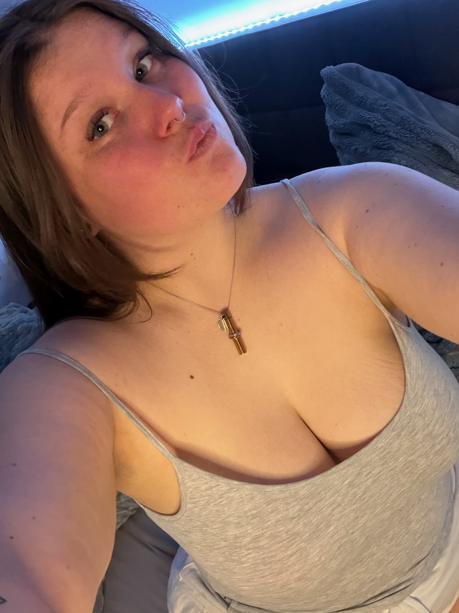 yourchubbymaddy's tweet photo. SENDING
PICSS
TO
EVERYONE
WHO
LIKES
THIS
POST
(I will actually do it but be patient 😙) https://t.co/eu69j6GJyD