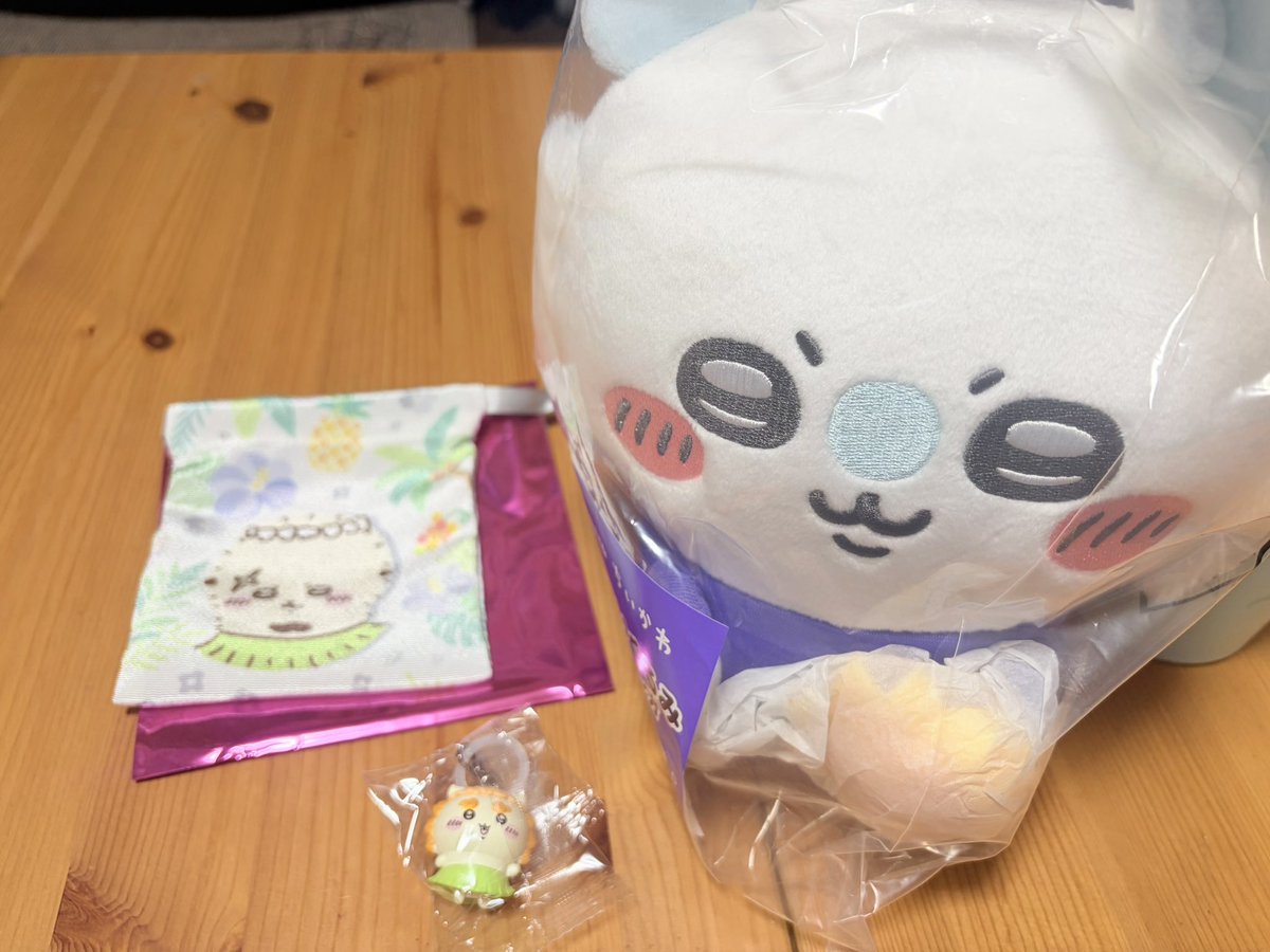 miyuteru's tweet photo. 【交換】
ちいかわ映画グッズ
特典チャーム
エニマイくじ
譲　モモンガぬいぐるみ
　　ラッコ　巾着
　　シーサーチャーム
求　ちいかわ
　　ハチワレ
　　うさぎ
　　くりまんじゅう
都内手渡し又は郵送
ぬいぐるみはできれば手渡し希望、異種は要相談
お気軽にお問い合わせください。
#ちいかわ
#ラッコ
#シーサー
#映画特典チャーム
#グッズ
#エニマイくじ