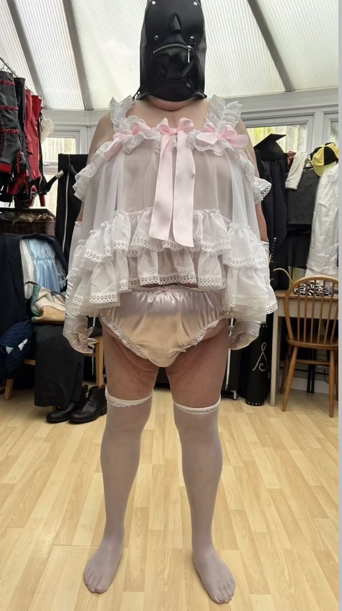 DomDominat34430's tweet photo. What would you willingly do to show your dedication to your feminization journey? https://t.co/1SWtr2sngC