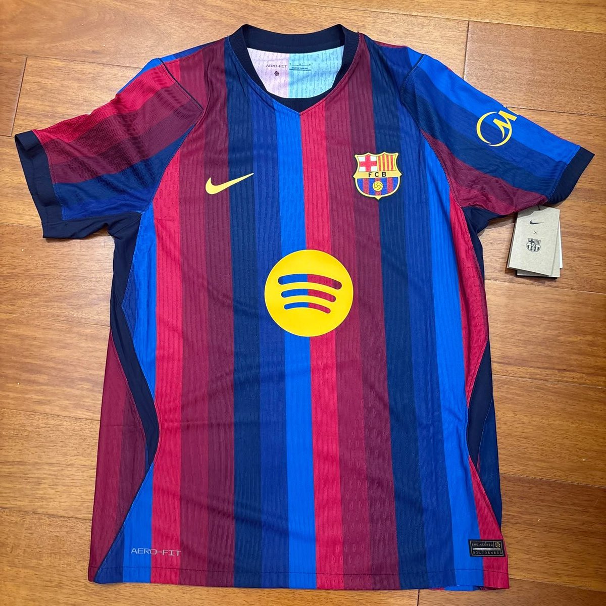BullyingFutbol's tweet photo. No les recomendaría los jerseys de mi proveedor chino si no supiera que son de la misma calidad que un original y 3 veces más baratos.

No me crean, pidan uno y cuando les llegué hablamos. 🚬 https://t.co/iyLOUIbAH8