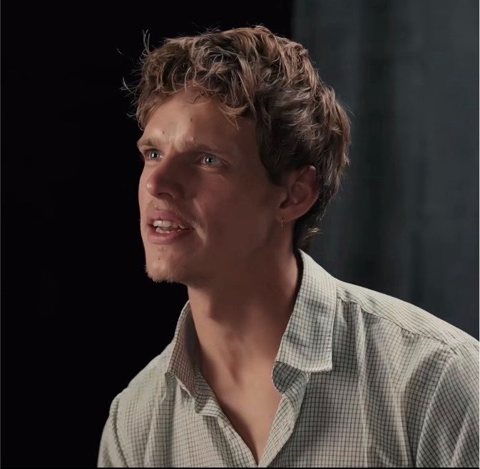 lynxsorchid's tweet photo. This might be one of my favorite Finn Bennett looks… He’s so handsome in these photos?!?! https://t.co/07GAh84phd