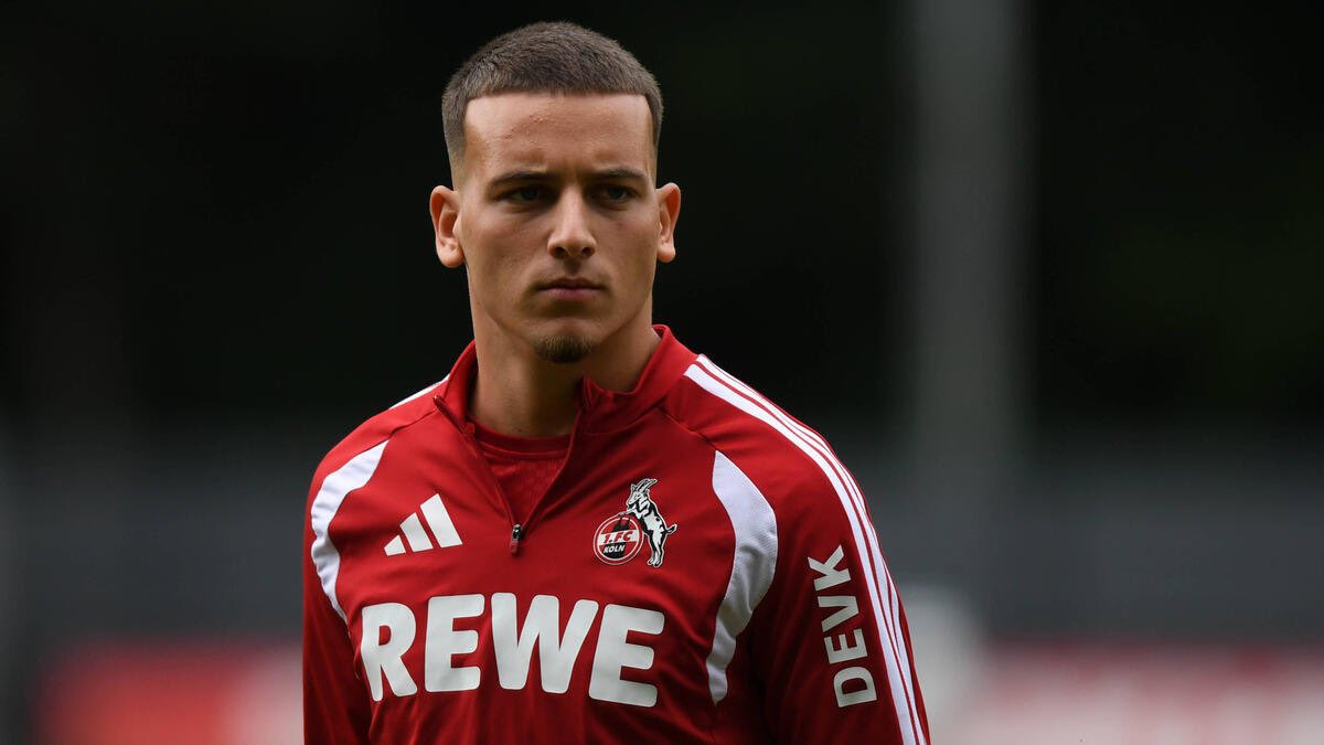 OleBookSZN's tweet photo. now that Karetsas celebrations are done, DON BOOK needs to bring this gem home and everyone at the Westfalen needs to kiss his shiny forhead for that https://t.co/SUtiP3rAb9