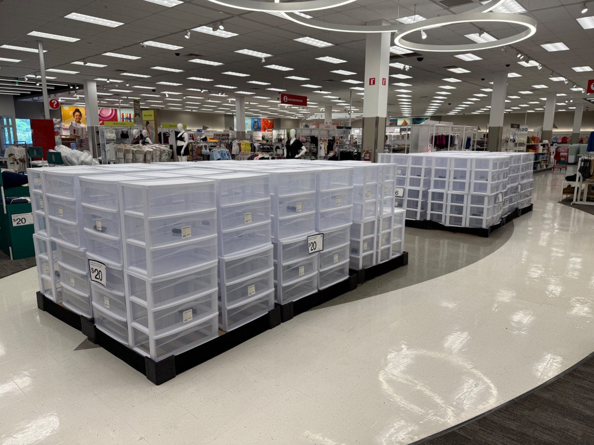EricDLussier's tweet photo. Our @Target in #BTV, the ONLY one in #Vermont is approximately what, 30,000 SF? BY FAR, the smallest out there.  Yet, THIS gets displayed? https://t.co/GrSuFbuuxK