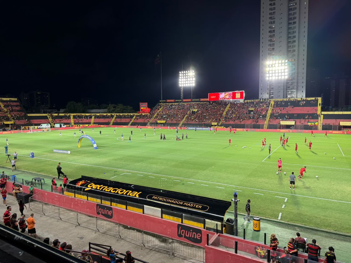 cazedosport's tweet photo. @itsubmersivel @ashesofespirais @_kauanzera Imagem agora da ilha. Você que tá em casa, coloque aí na @DisneyPlus @ESPNBrasil e veja a qualidade horrível que transmitem esse jogo https://t.co/rH7s3jtabk