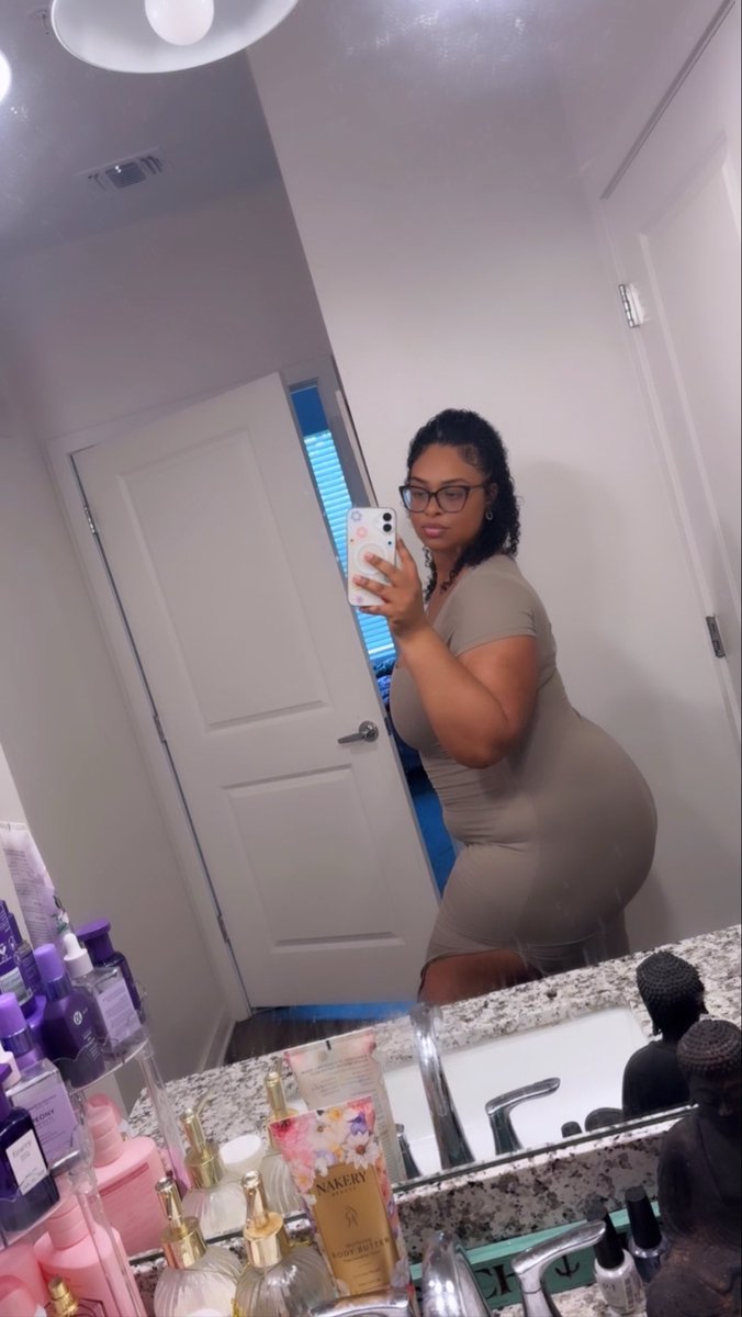 SaqueraS's tweet photo. Hair &amp; skin has been flourishing this summer. https://t.co/qYmNxkfbcp