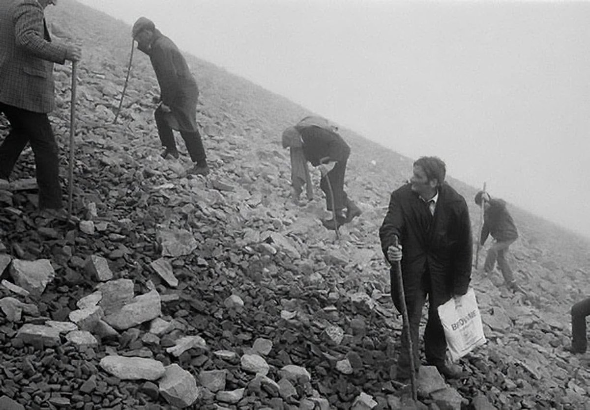 MVNaomhEanna's tweet photo. Reek Sunday, 1983

On the last Sunday of July, thousands of people climb Croagh Patrick for Ireland's most important pilgrimage, 1983.
How many of you have climbed to the summit? I did once 21 years ago now. Would love to again one day. 

© Photo by and copyright to Martin Parr https://t.co/zvyT4s5X3W