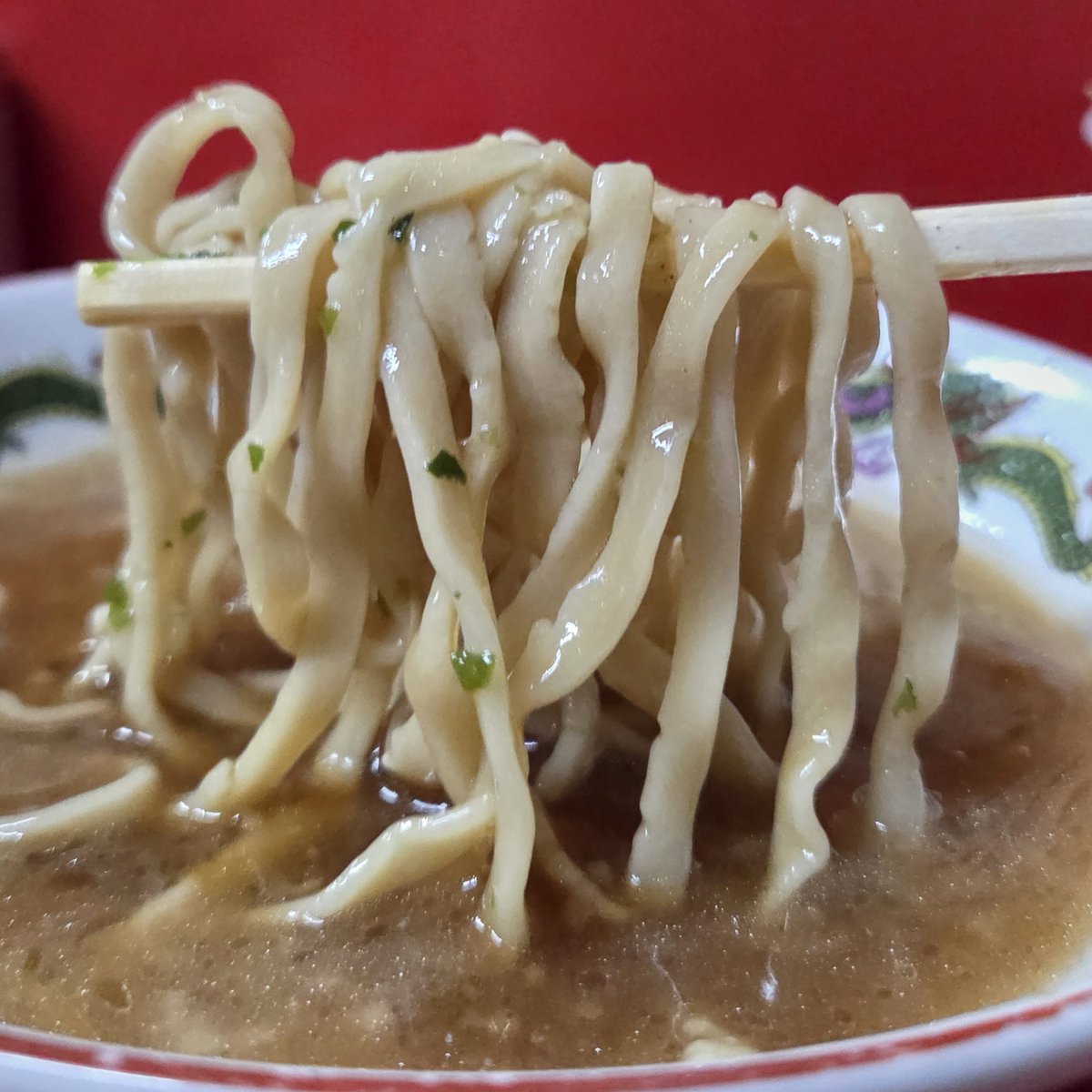 tako_ramen22's tweet photo. キリッとシークァーサーに青のり香る。
ジメジメと暑い夏に最高な爽快感

めちゃくちゃ美味しかったです！

📍ラーメン二郎 京都店 (南国つけ麺) https://t.co/ca9YHc5EyH