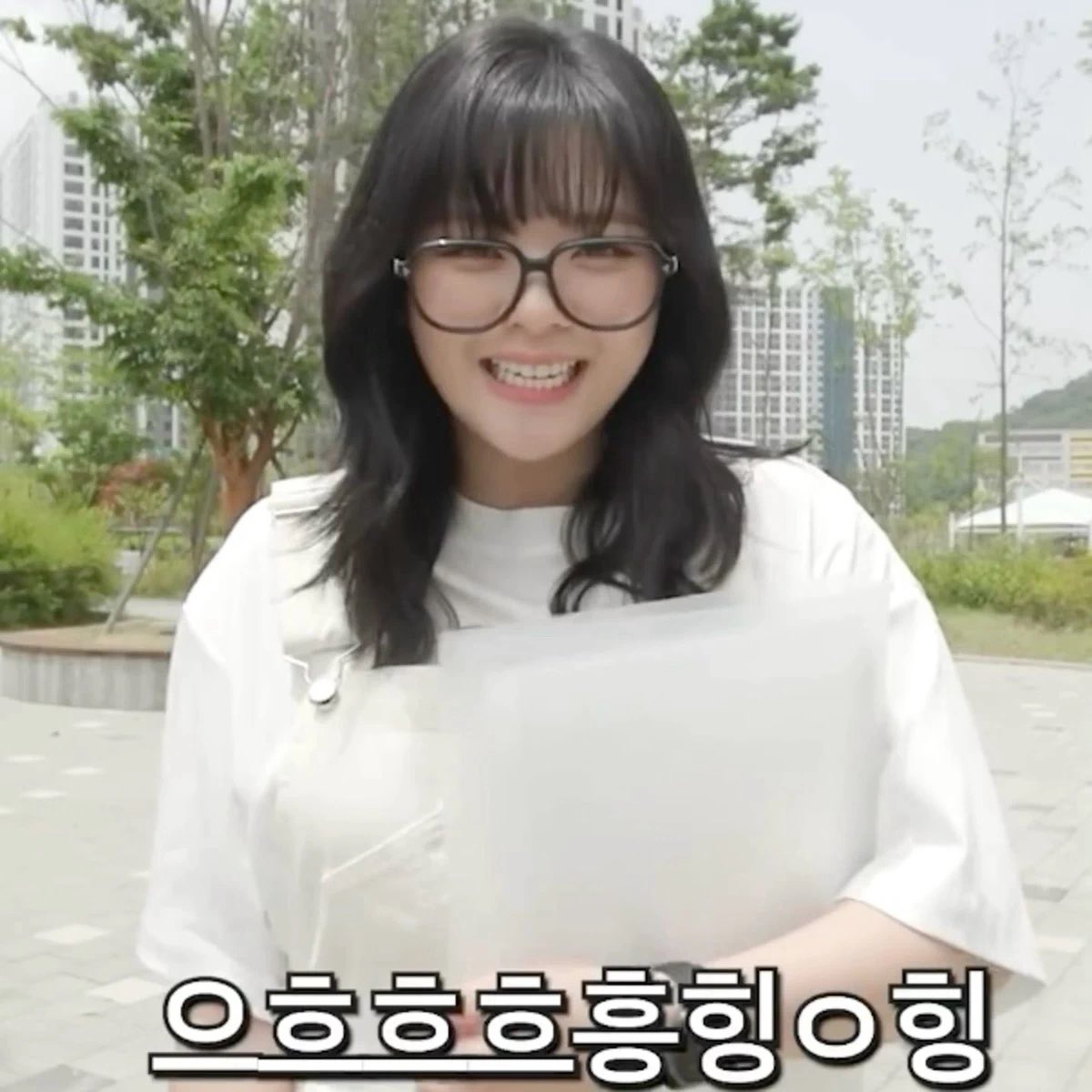 dahmoswife's tweet photo. i miss my best friend so much inspector jeongyeon please come home https://t.co/VC2KFNny47