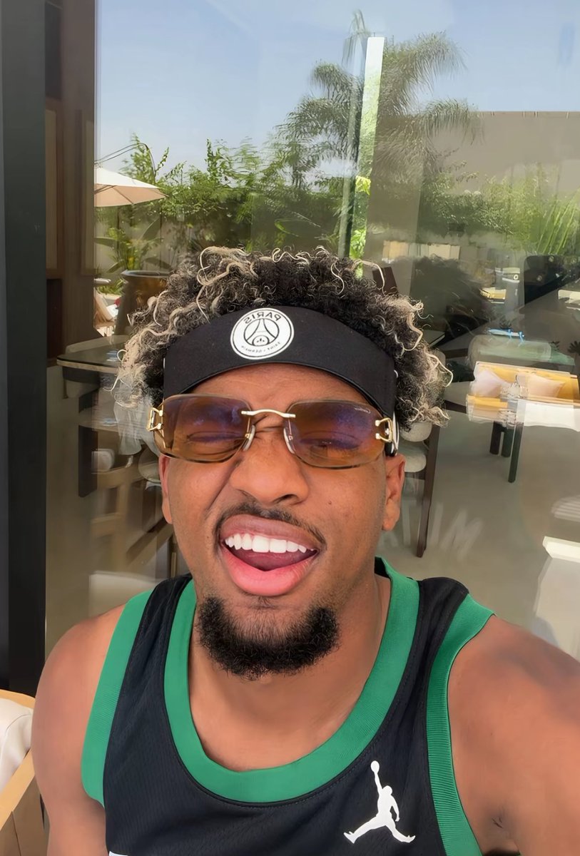 Psg_reporter's tweet photo. 🚨🚨Mbaye n’a pas la possibilité de choisir son représentant, ses parents veulent avoir le contrôle sur tout… 

Ses parents refusent qu’il fasse des cadeaux à sa copine et ses amis d’enfances, et auraient même dit à leur fils de choisir entre sa copine et eux.

@Romain_Molina https://t.co/pgkhBD6TzX