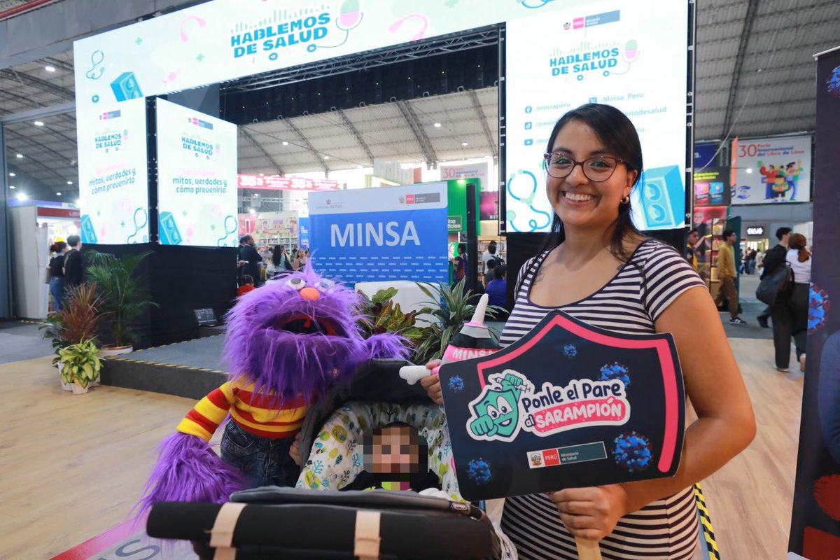 Minsa_Peru's tweet photo. 📚💙 ¡La salud también se vive en la FIL Lima 2026!

El Minsa inició su participación en la FIL Lima 2026 con el podcast #HablemosDeSalud, acercando información confiable y orientación a la ciudadanía para promover el cuidado de la salud.

Durante la primera jornada, los asistentes participaron en el podcast “Sarampión: mitos, verdades y cómo prevenirlo”, además de actividades informativas para conocer más sobre la prevención de enfermedades y el autocuidado.

El 2 y el 5 de agosto, el Minsa continuará con conversatorios sobre salud mental y salud sexual y reproductiva en el Centro de Exposiciones Jockey. ¡Te esperamos!