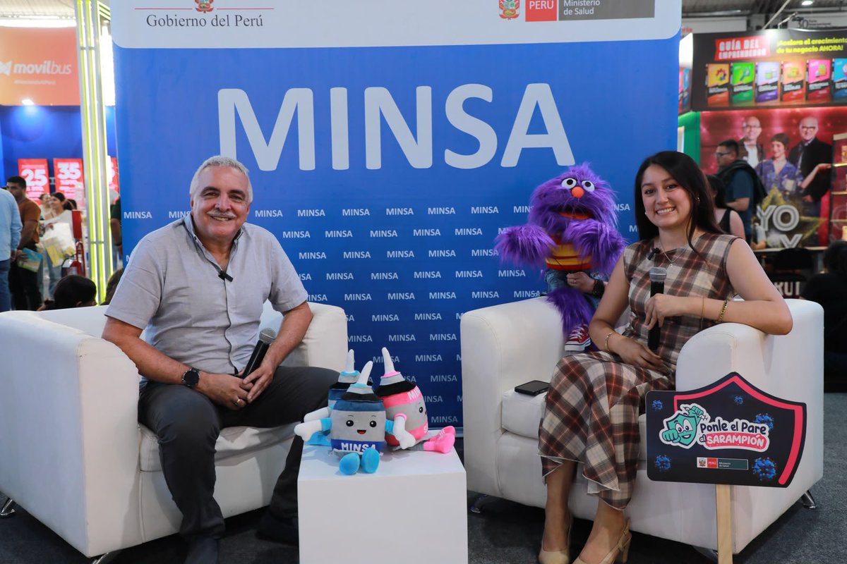Minsa_Peru's tweet photo. 📚💙 ¡La salud también se vive en la FIL Lima 2026!

El Minsa inició su participación en la FIL Lima 2026 con el podcast #HablemosDeSalud, acercando información confiable y orientación a la ciudadanía para promover el cuidado de la salud.

Durante la primera jornada, los asistentes participaron en el podcast “Sarampión: mitos, verdades y cómo prevenirlo”, además de actividades informativas para conocer más sobre la prevención de enfermedades y el autocuidado.

El 2 y el 5 de agosto, el Minsa continuará con conversatorios sobre salud mental y salud sexual y reproductiva en el Centro de Exposiciones Jockey. ¡Te esperamos!