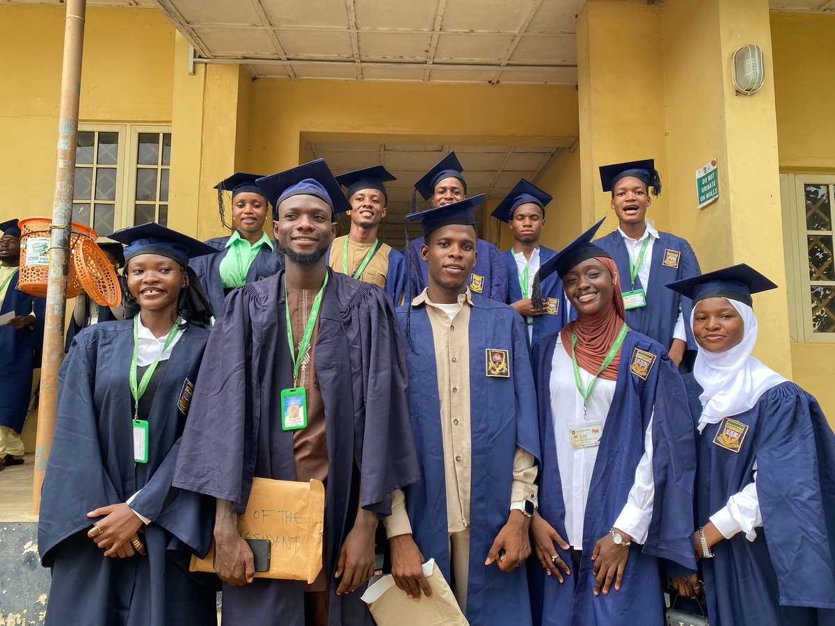 OObiniyi's tweet photo. Today marks the start of my assumption of office as WELFARE SECRETARY 2  of the NIGERIAN ASSOCIATION OF AGRICULTURAL STUDENTS (NAAS), Unilorin Chapter.

Also, having served as a committee member under the office of TEFA PRO. I was awarded a certificate of Service.☺️ https://t.co/KncGklFQ6X