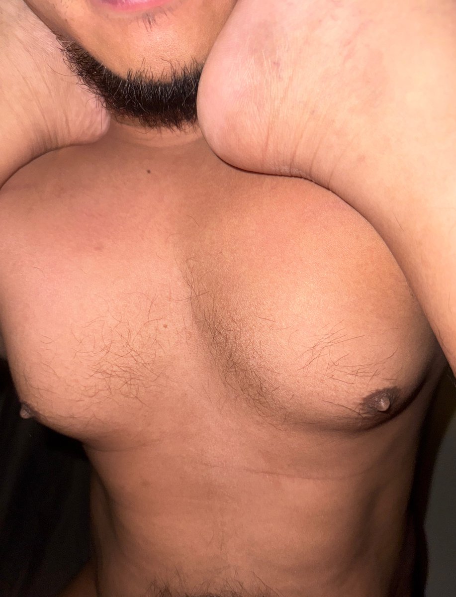 1_jrome's tweet photo. Built for cuddles and fucking 👅🥵 https://t.co/Avv464BL4f