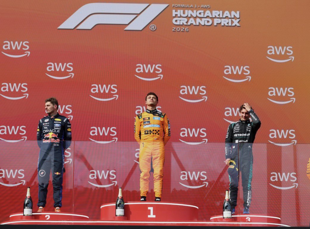 rayavlogs4's tweet photo. podium of the last      podium of the first
LN4 win 🤍                   LN1 win 🤍 https://t.co/v925wHZVbe
