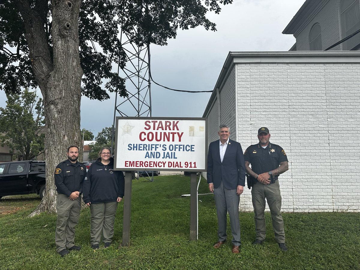 RepLaHood's tweet photo. It was great meeting with Stark County Sheriff Chuck Demetreon to discuss the department’s priorities and how my office can continue to support their critical work.

I appreciate Sheriff Demetreon and the entire department for their dedication to keeping the people of Stark County safe!