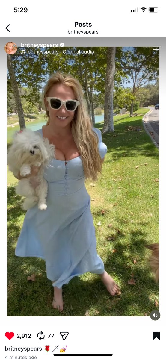 badkidsfame's tweet photo. she looks so happy aww! https://t.co/CrHmovEErF