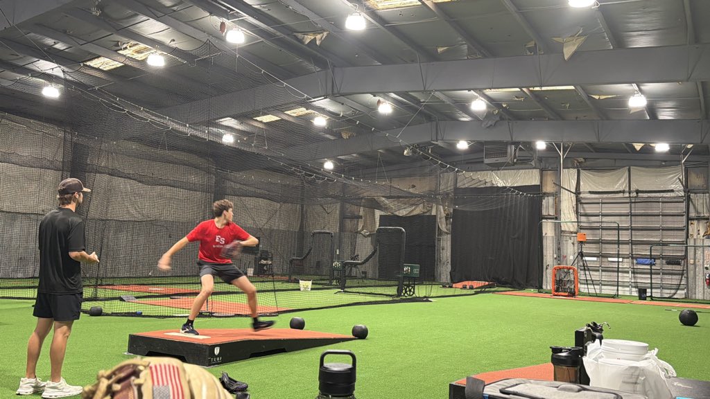 BrianCave2028's tweet photo. Putting in the work at The Ghost Lab. https://t.co/7xLYP93hh6