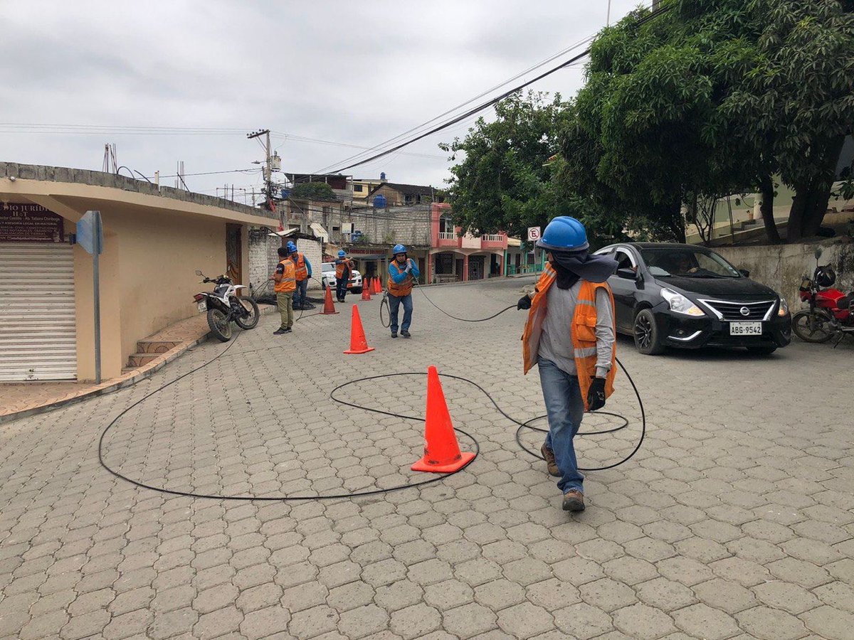 CNTinforma's tweet photo. #LOJA | En Zapotillo ampliamos nuestra red de fibra óptica. 📡
160 clientes del cantón accederán a internet de alta velocidad gracias al despliegue de tecnología GPON, que además permitirá la migración de la red de cobre y la incorporación de nuevos usuarios. https://t.co/O3jDAHfMHf