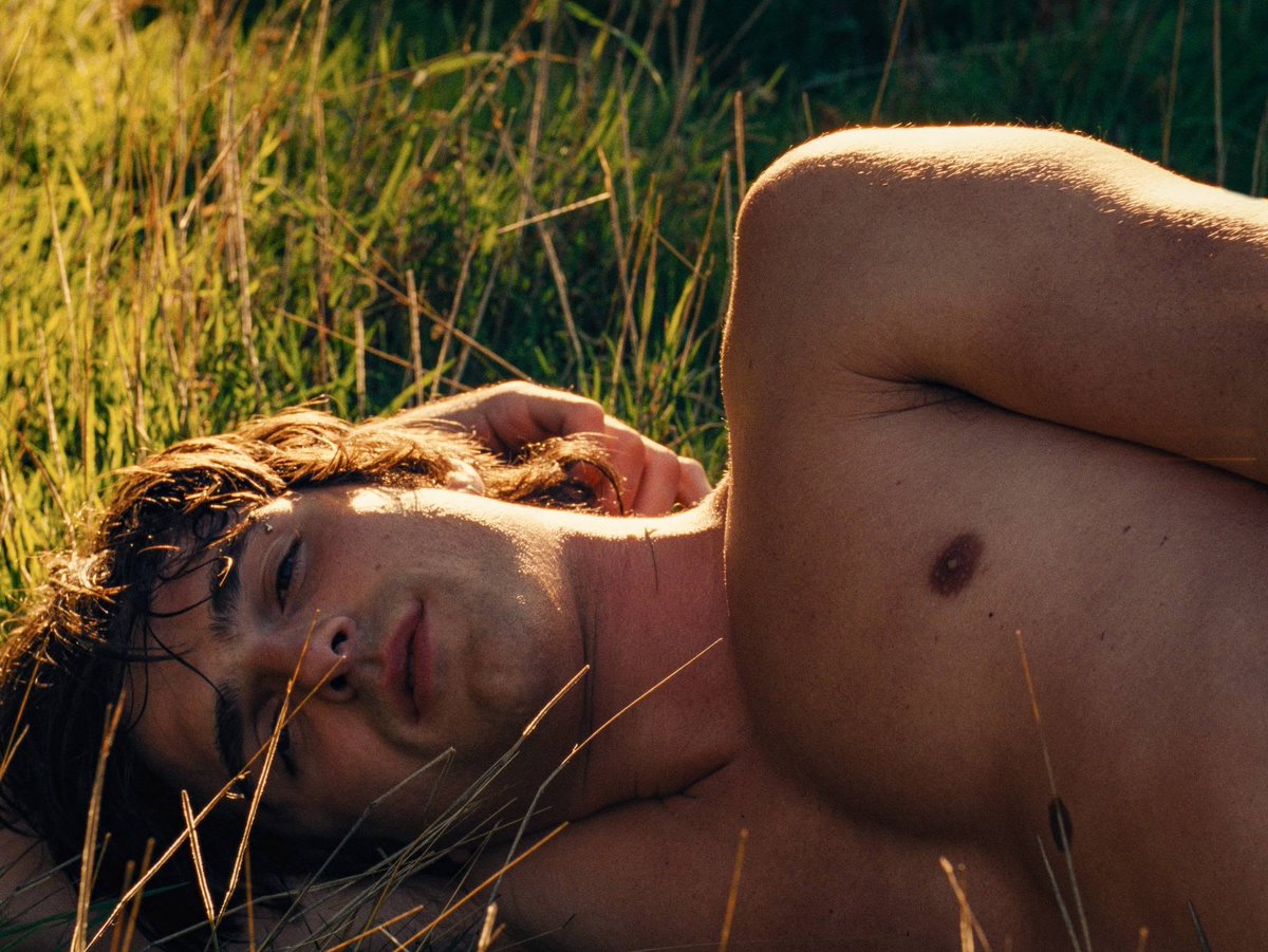 JElordiNews's tweet photo. From “Euphoria” to “Wuthering Heights”, Best Jacob Elordi Movies &amp; TV Shows.

➤@Esquire_India: https://t.co/4WHZU5NPcT

#JacobElordi #Euphoria #NateJacobs #Saltburn #FelixCatton #NarrowRoad #DorrigoEvans #JustinKurzel #Frankenstein #GuillermoDelToro #WutheringHeights #Heathcliff https://t.co/xx0Vw1FBAs