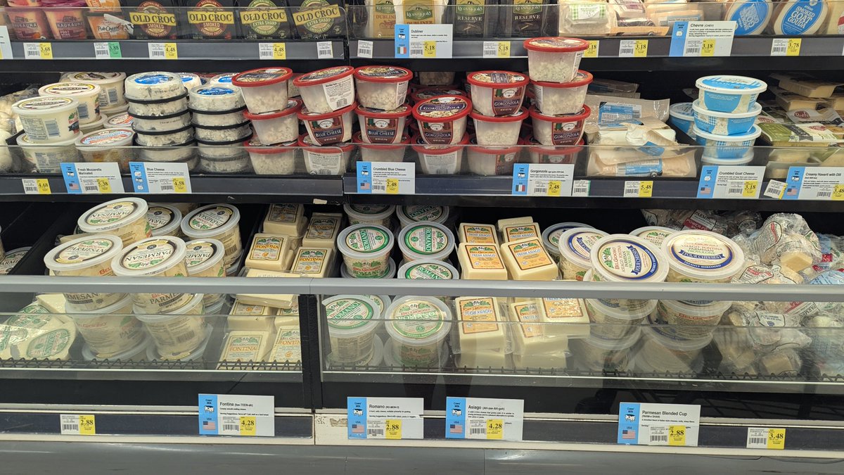 HeidiTown's tweet photo. I can't begin to tell you how depressing it was to go shopping with my brother at Winco in #Oregon.
I pay at least twice as much on the same products in #Colorado.
We are supposedly getting a #Winco in Loveland. 🤞 https://t.co/GnMrxkyVNt