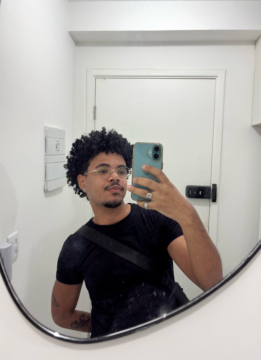 3emponto's tweet photo. 🤳🏾 https://t.co/ipdy2GVHrl