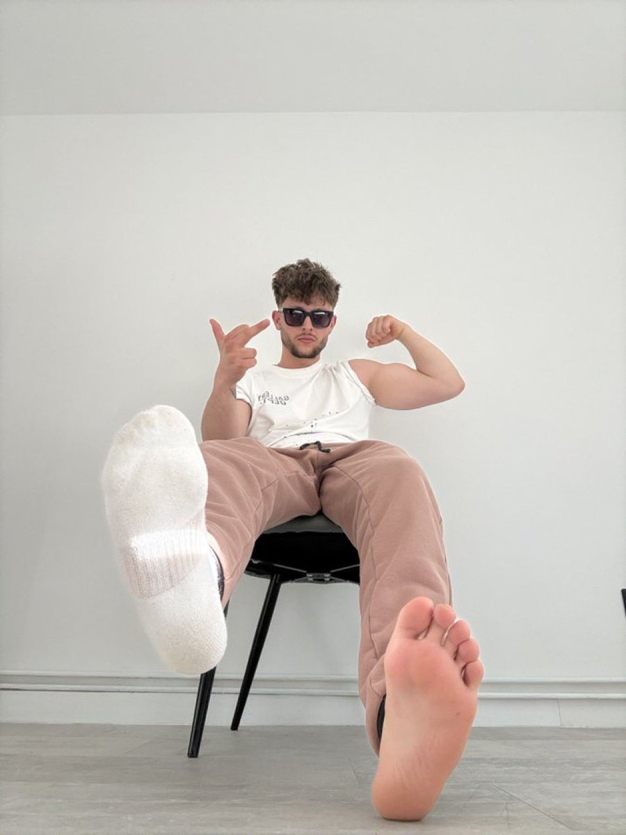 findomKing12's tweet photo. unstoppable https://t.co/7TizECtgA5