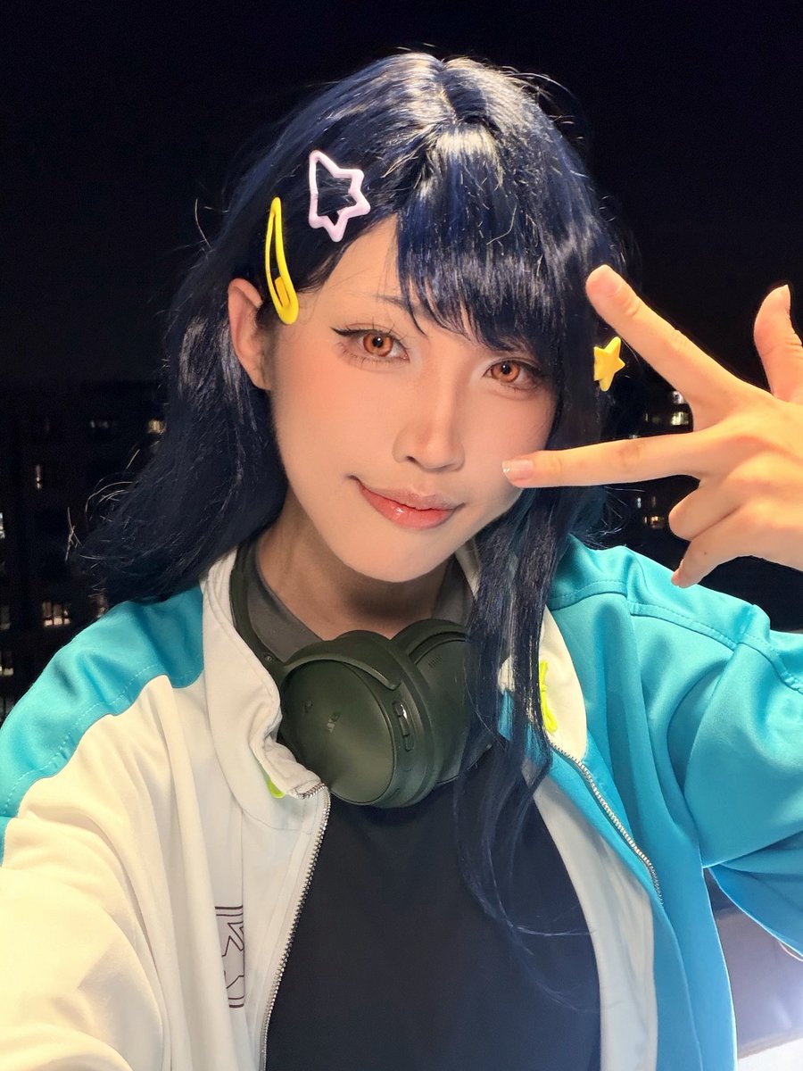 xinhaider's tweet photo. 太喜欢旧队服了

#prsk_cos https://t.co/XzEuKLvo8r