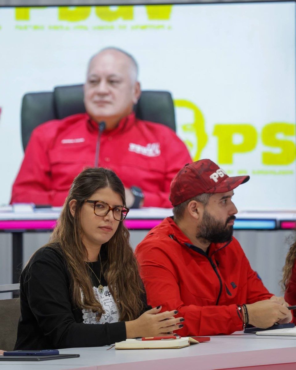 torrealbaf's tweet photo. @PartidoPSUV @JuventudPSUV Reconocemos también las medidas inmediatas del Gobierno Revolucionario para proteger a las familias golpeadas por esta emergencia 🤝 https://t.co/F3dx96Zezq