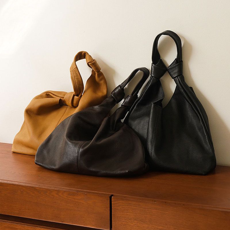 SarahExpressX's tweet photo. A soft, slouchy leather shoulder bag designed for your daily essentials. Features a vertical square shape and internal zipper pocket for easy organization. See the details on our site.

#LeatherBag #ShoulderBag #MinimalistStyle #Everyday...…
https://t.co/ldkdlHiXFV https://t.co/itRhu5JfsF