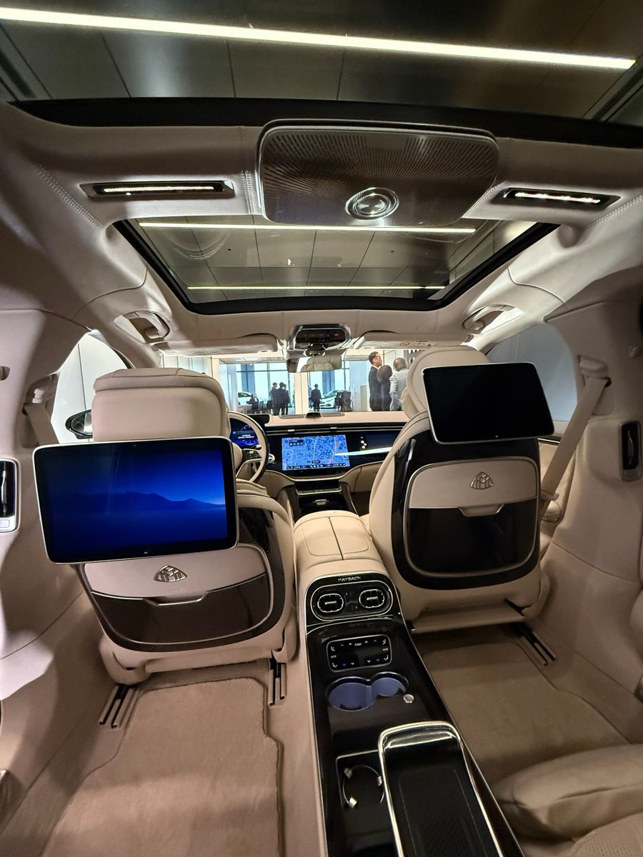 ManZonex's tweet photo. Maybach S680 https://t.co/ugo7pKnlqk