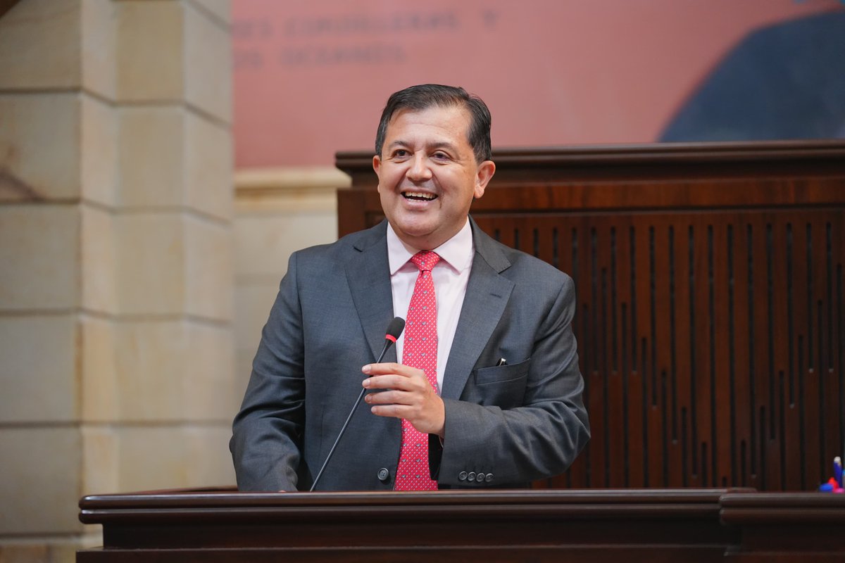CamaraColombia's tweet photo. @CGR_Colombia A esta hora, avanza la sesión en la que la #PlenariaCámara escucha a los aspirantes a liderar la @CGR_Colombia.

Transmisión en vivo aquí 👇🏼.
https://t.co/Km9iIGkeJ9 https://t.co/sZHE30GTIv