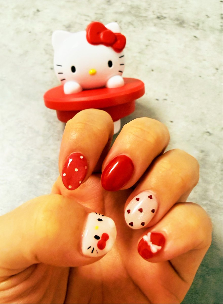 3150ceo's tweet photo. キティちゃんネイル ﾐ・◦・ﾐ🍎

サロンに置いてたサンプル撮らせてもらいましたがハンギョドンたちかわいいなあ https://t.co/xgGRxkdMPm