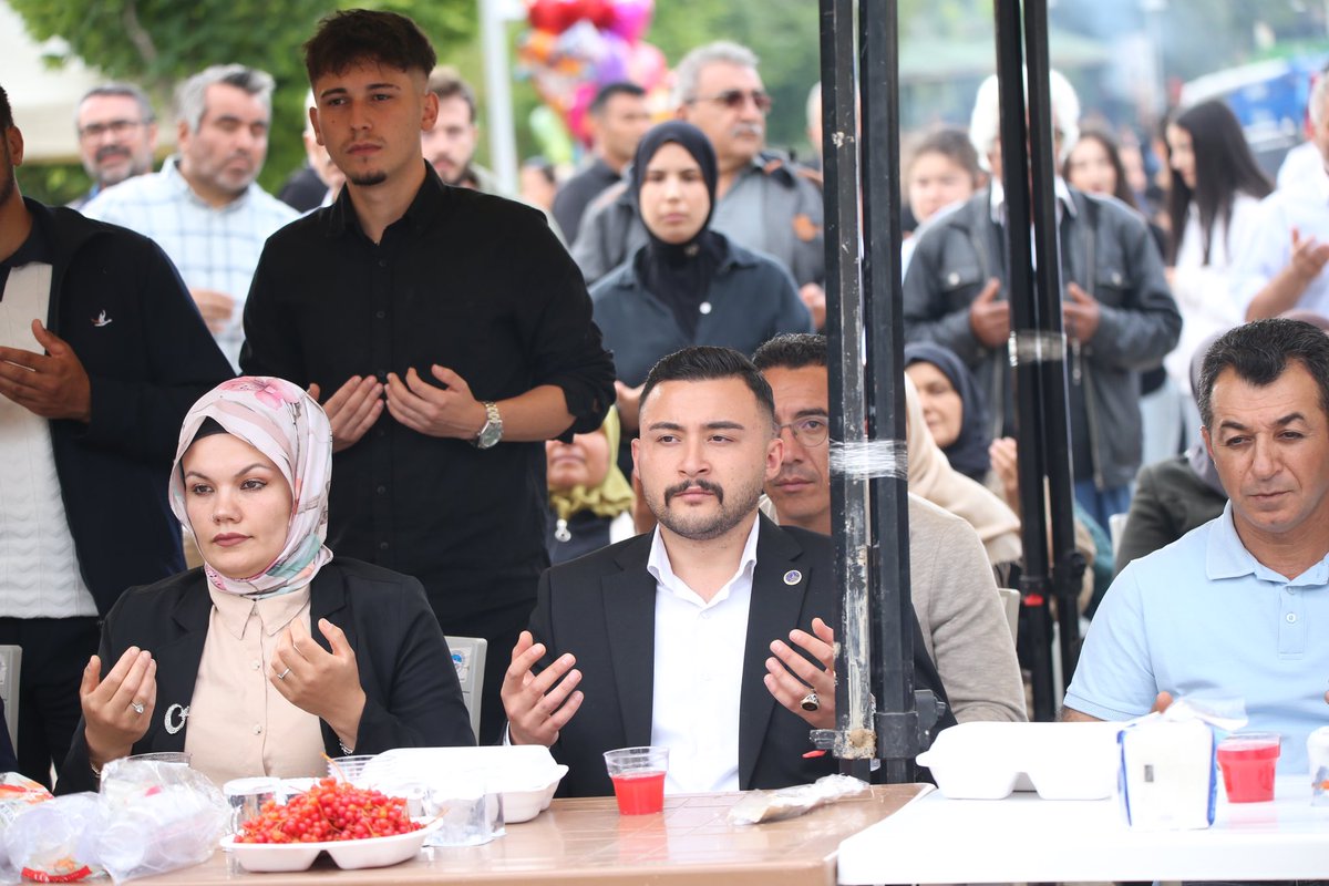 isayuzugullu's tweet photo. Akkışla Kululu ve Çevresi Sosyal Yardımlaşma, Eğitim, Kültür ve Dayanışma Derneği tarafından düzenlenen 9. Kesdoğan Birlik, Beraberlik ve Gilaburu Şenliği’ne; MHP Akkışla İlçe Başkanımız Sayın Mustafa Görgün,KAÇEP Başkanımız Sayın Ayşe Hüdaverdi ile birlikte katılım sağladık. https://t.co/Y7xihE2Uvn