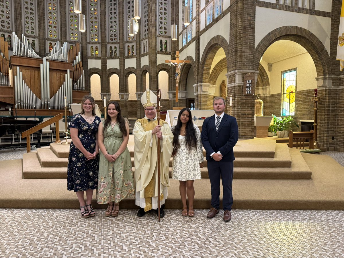 BishopMonforton's tweet photo. God bless our newly Confirmed yesterday at Sacred Heart Parish in Dearborn.  How appropriate we celebrated on the Feast Day of Saints Joachim and Anne.  Saint Anne is the patron saint of the Archdiocese of Detroit. https://t.co/fyFvuBkwPJ