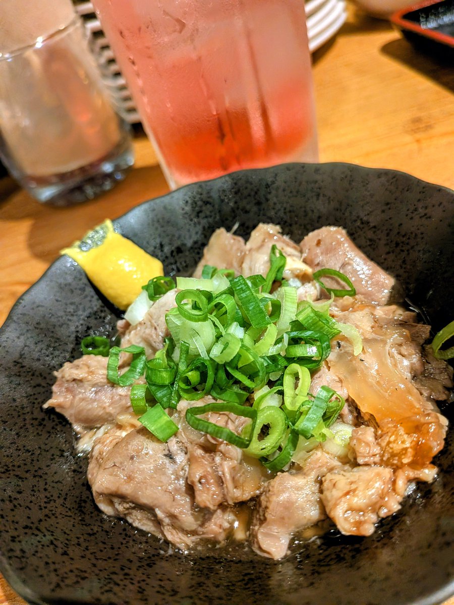 yakiton_hunter's tweet photo. 日暮里で美味しい皿ナンコツ
見付けました🍻
#焼きとん探偵団 https://t.co/QEx2lDi95I