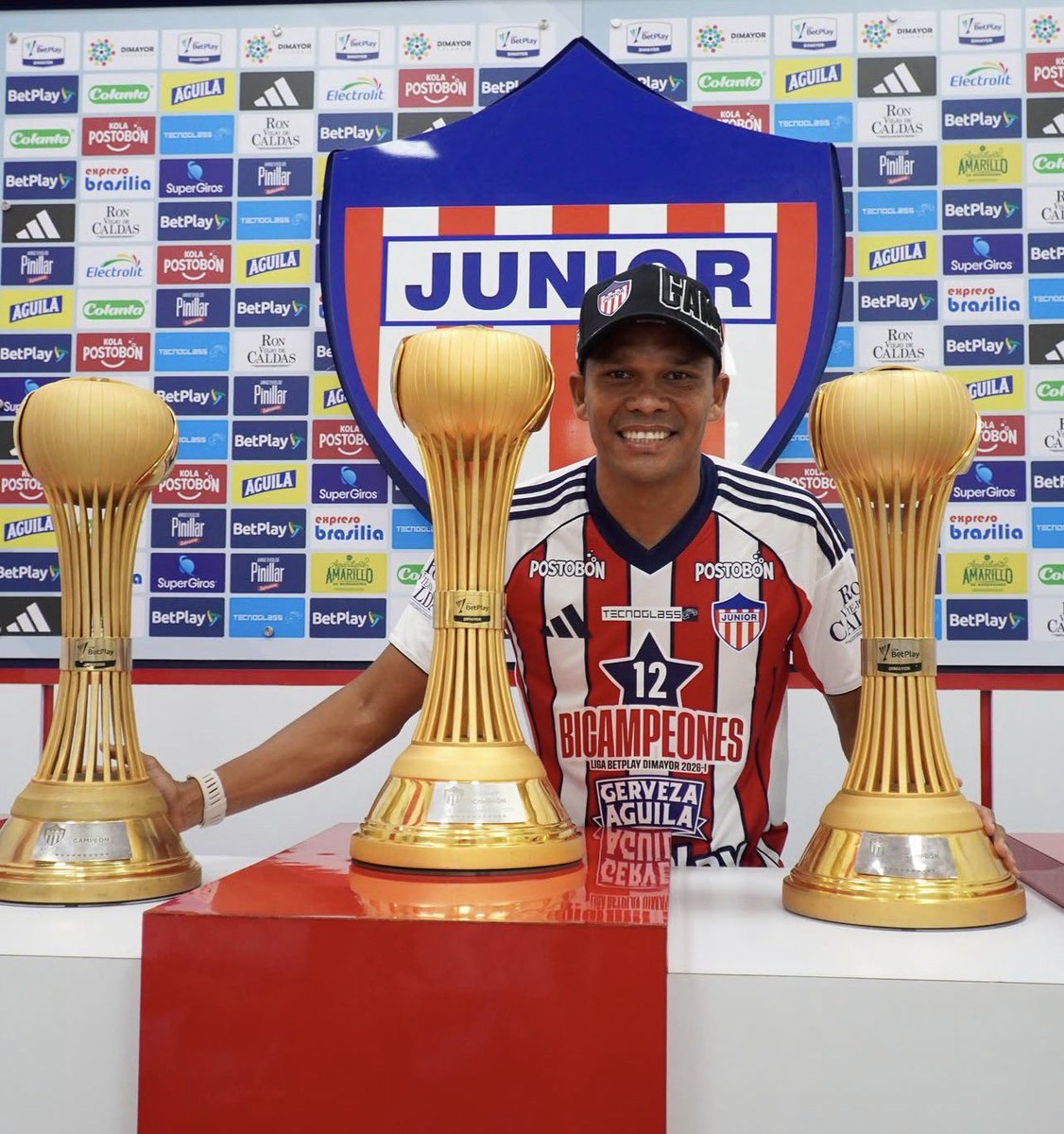 Yiobanismo's tweet photo. El jugador que mejor nos represento ante el mundo. Gano, triunfo afuera, regreso y volvió a ganar. Siempre, siendo determinante. Gracias por tanto, IDOLO. https://t.co/TE2I5oBX2T