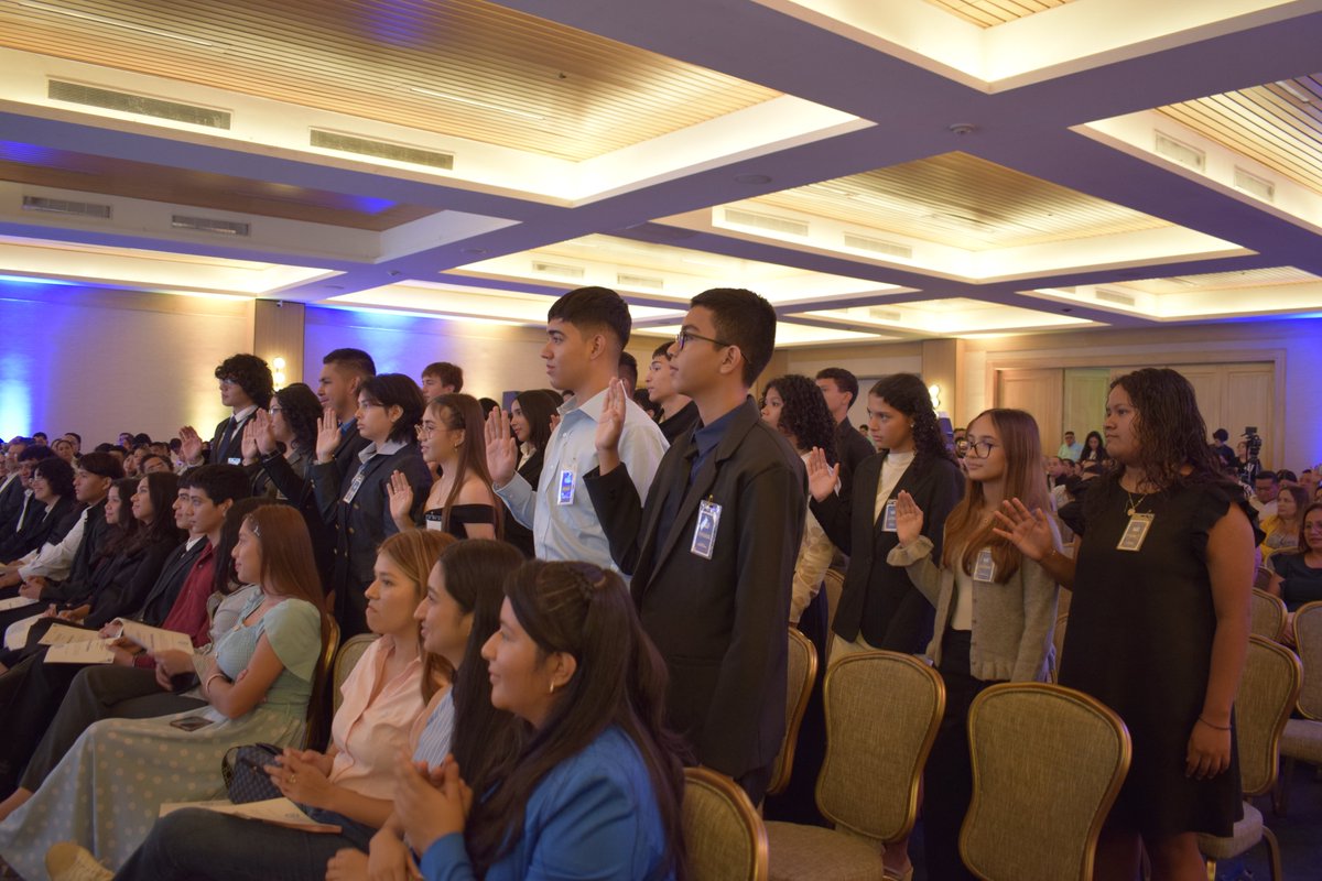 UEenElSalvador's tweet photo. 🇪🇺 En la UE creemos en el poder de las nuevas generaciones. A través de #GlobalGateway trabajamos junto a @UNESCO_es @UnicefSV @expertisefrance  @EducacionSV y @CONAPINA_sv , para que más niñas, niños y adolescentes tengan más oportunidades de participar y crecer. https://t.co/ONb6q2hb1M