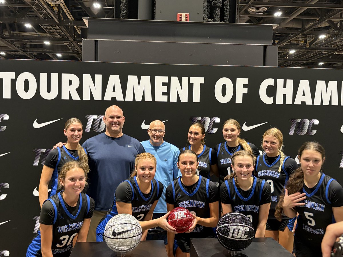 CoreyGirdaukas's tweet photo. This happened today. @wilegends 17U Black won their 12 team pool this weekend going 6-0 at the @NikeGirlsEYBL tournament in Chicago.  So happy for these kids and can't thank them enough for 3 great summers. 
@wilegends @SNCWRCoachTBuck 
#bealegend https://t.co/nOcnrNTvKF