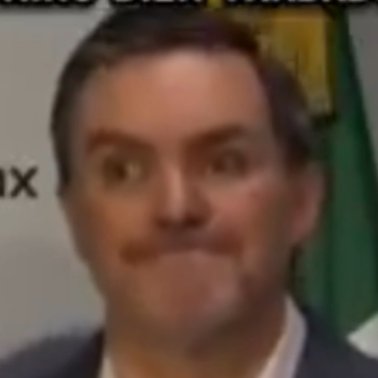 MONCAYOJUAN's tweet photo. 🚫Que dice Federico "polvos finos" Doring @FDoringCasar  que Don Ruffo Ruffin Ruffian no es culpable de huachicol porque él no manejaba las pipas🚛 solo los recursos financieros💰💵....Jajajajajajaja🥳🥳🥳🥳🤡🤡🤡🤡🤡 https://t.co/YZeiH8t7tk