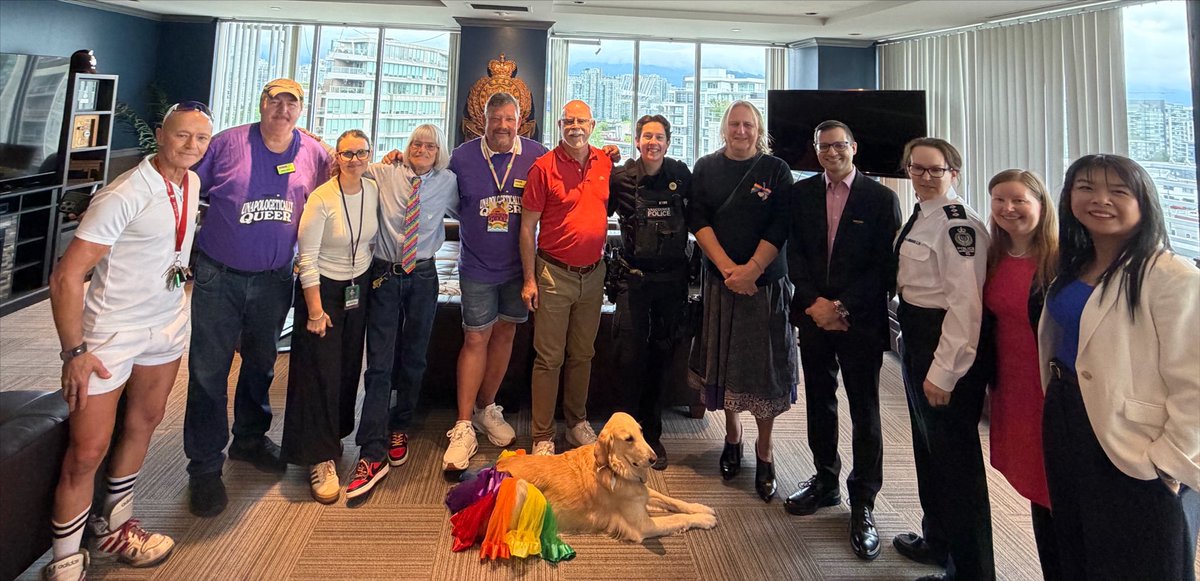lorrainelowe_'s tweet photo. Huge thanks to the community bridge builders who remind us that trust is built one conversation at a time. Grateful 🙏🏻 for @Eddy_Elmer @johnboychuk @VPDDiversity @vancouverpride @OutOnPatrolPres @OutOnPatrol @DeputyChan 
and everyone helping bring people together for this year’s Pride Parade Aug 2. Communities are stronger when we show up for one another. 🌈