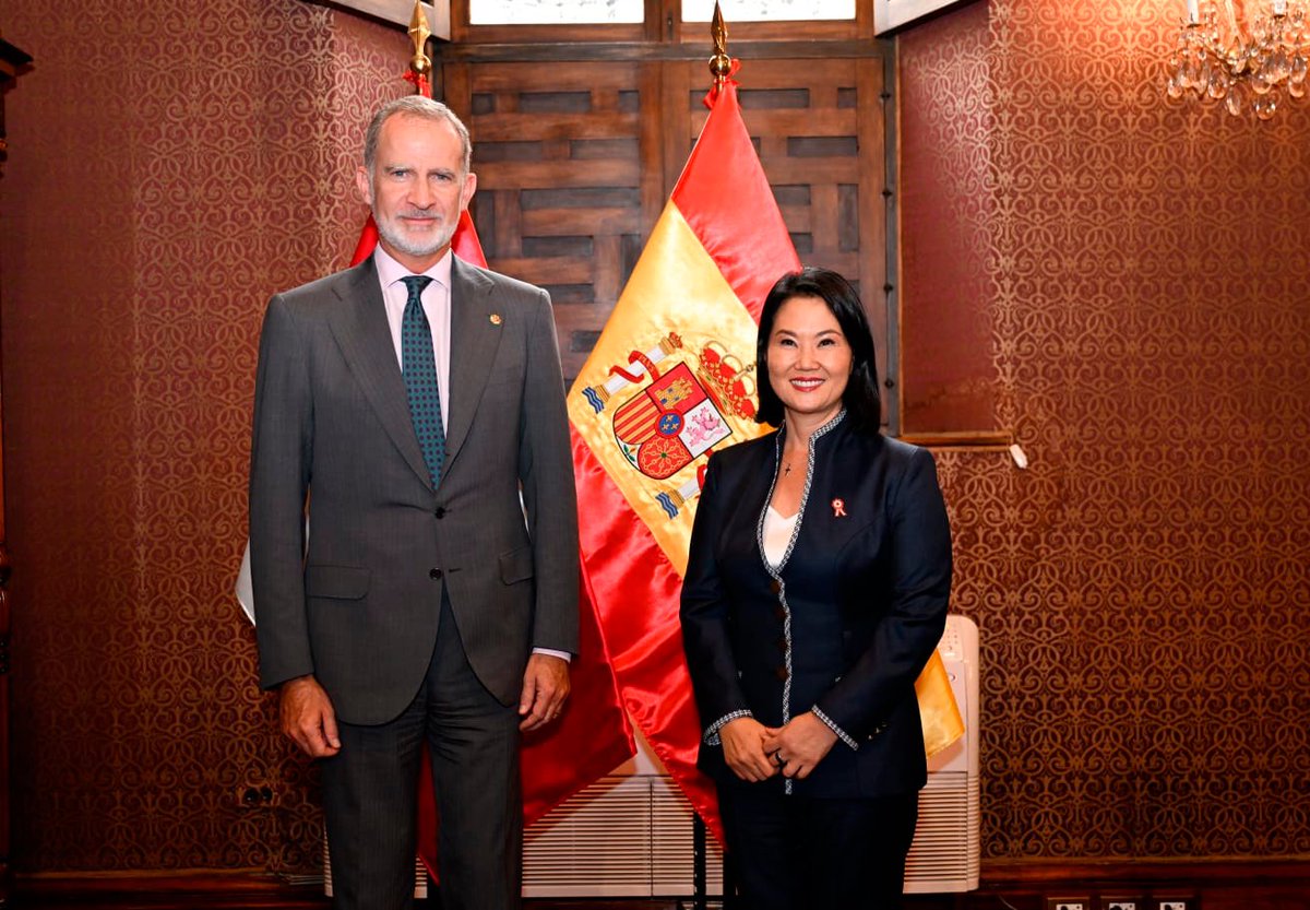 ope_peru's tweet photo. La presidenta electa, Keiko Fujimori, sostuvo una reunión con Su Majestad el rey de España, Felipe VI, en la que reafirmaron los lazos de amistad entre ambos países, así como su compromiso de fortalecer la cooperación bilateral en beneficio entre Perú y España. https://t.co/2JtLMe8fGV