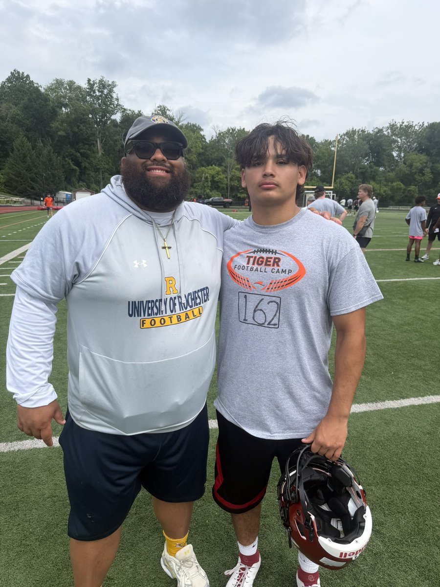 ConnorCannon0's tweet photo. A while ago while I competed at Harvard’s camp I also went down to Princeton and competed there as well and got to meet with a bunch of coaches! @coach_rapoza @coach_OOmoyeni @coachjackhughes @HOGScoachMaska https://t.co/N6p8WzqHFw