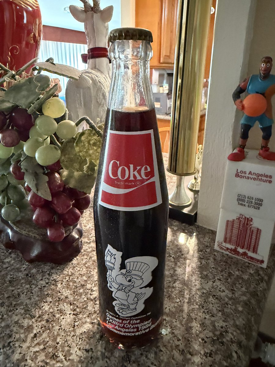 JustinHou9's tweet photo. To drink or not to drink, that is the question！ https://t.co/eC9Hk8PNpk