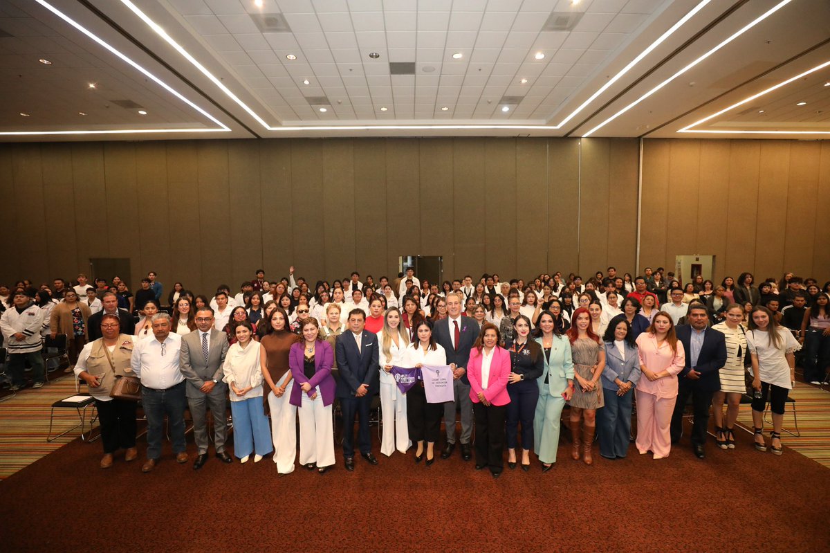 ZairaGlez6's tweet photo. Hoy dimos un paso importante: iniciamos la Estrategia de Derechos Digitales en Puebla. 💜

Gracias, mi querida @OlimpiaCMujer , por compartir un mensaje que inspira, informa y nos recuerda que la violencia digital existe, se denuncia y nunca debe normalizarse.

En Puebla, con el respaldo de nuestro Presidente Municipal, @pepechedrauimx , seguimos construyendo espacios seguros, dentro y fuera de internet.